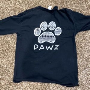 Cute pawz shirt!